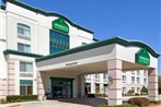 Holiday Inn Express & Suites Arlington North - Stadium Area