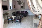 Cottage du chateau for 4 people - 90 m- 2 bedrooms - 2 bathrooms - pool