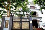 Full House Hotel