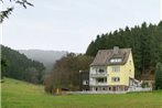 Cozy Holiday Home situated in Niedersalwey with Pond
