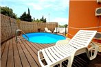 App 7 - private Pool and large terace with grill and lounge area