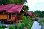 Maryan Moyo Bungalows Bar & Resto