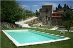Vintage Holiday Home with Swimming Pool in Montorsoli