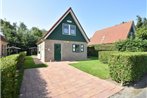 Comfortable Holiday Home in Zonnemaire with beach nearby
