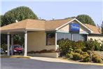 Travelodge by Wyndham Ridgeway Martinsville Area