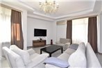 2-BDR apartment w/Terrace in Republic Square