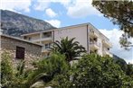 Apartments by the sea Makarska - 6880