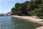 Apartments by the sea Tisno