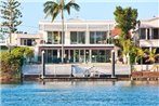 Surfers Paradise Escape - Waterfront House