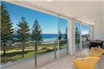 Rainbow Pacific Unit 20 - Beachfront unit Rainbow Bay Coolangatta