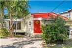 A SWEET ESCAPE - Beachcombers Cottage Beachfront