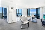 2 Bedroom Ocean View Apartment in Surfers Paradise