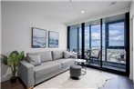 Skyline seaview 2BR with CARPARK&POOL&GYM@Crown