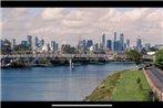 Spectacular river views in fabulous footscray.