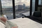 Sparkling 2 bed 1 bath Melbourne CBD Apt - Free Netflix & Wine