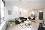 A Spacious & Central 2BR Apt Near Flinders Station