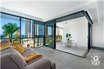 Circle on Cavill - 2 Bedroom Study Ocean SPA Surfers Paradise!