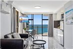 MadeComfy Surfers Paradise Studio with Ocean Views