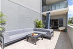 103 The Shoal 6 to 8 Bullecourt St fabulous apartment with a lift air conditioning and WiFi