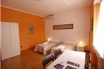 La Casetta di Lina Rooms and Apartments