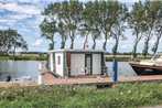 Houseboat Bertan