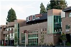 BLVD Hotel & Spa - Walking Distance to Universal Studios Hollywood