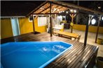 Casa com piscina proximo a Meia Praia