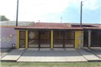 Casa com Amplo Quintal