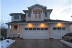 Gorgeous Golf Course Home By West Edmonton Mall