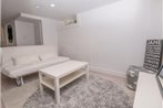 Cosy 1 Bedroom Suite in Leslieville