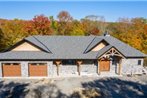 Villa Vista - Fabulous new home overlooking the golf course in Port Carling