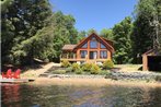 Beachfront Log Home in Algonquin Highlands - Ideal for Nature lovers and Families