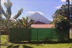 La Fortuna Downtown Cabin