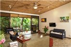 Bali inspired Casa Cascada w Jungle views Wi-Fi private pool ac