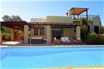 Villa in Kouklia Sleeps 6 with Pool Air Con and WiFi