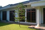 Danau Poso Guest House