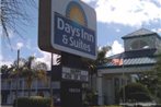 Days Inn & Suites by Wyndham Port Richey