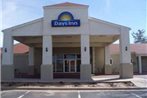 Days Inn by Wyndham Eastland