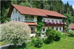 Haus Am Waldrand - Ferienwohnung Augustin