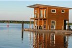 FLOATING HOUSES Classic _ Kroeslin