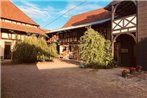 Gemutliche Landhaus Wohnung auf dem Ponyhof - Himmelbett