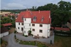Schloss Rossdorf Ferienwohnungen & Camping