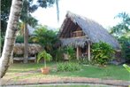 Casa 3 amigos-Palm roofed house