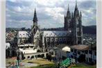 Departamento junto a la Basilica Voto Nacional - Quito