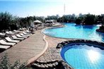 1-Bed Apartment BY THE POOL