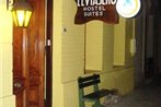 El Viajero Colonia Hostel & Suites