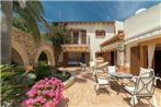 Quaint Villa in Son Servera with Swimming Pool