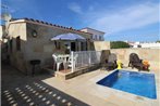 Peaceful Holiday Home with Private Pool in Empuriabrava