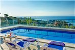 Lloret de Mar Villa Sleeps 9 Pool WiFi