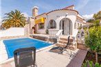 Splendid Holiday Home in Empuriabrava with Private Pool